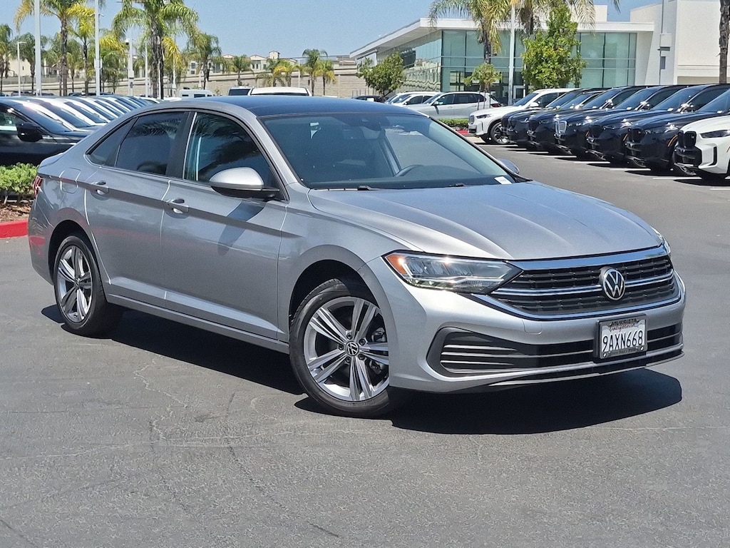 Used 2022 Volkswagen Jetta SE Sedan