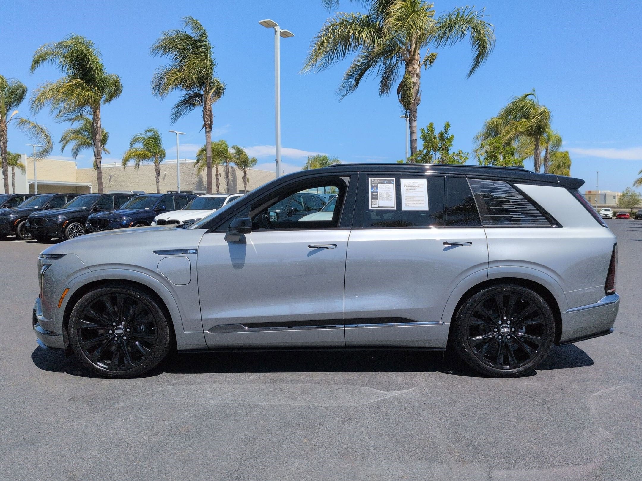 CADILLAC Vistiq Platinum