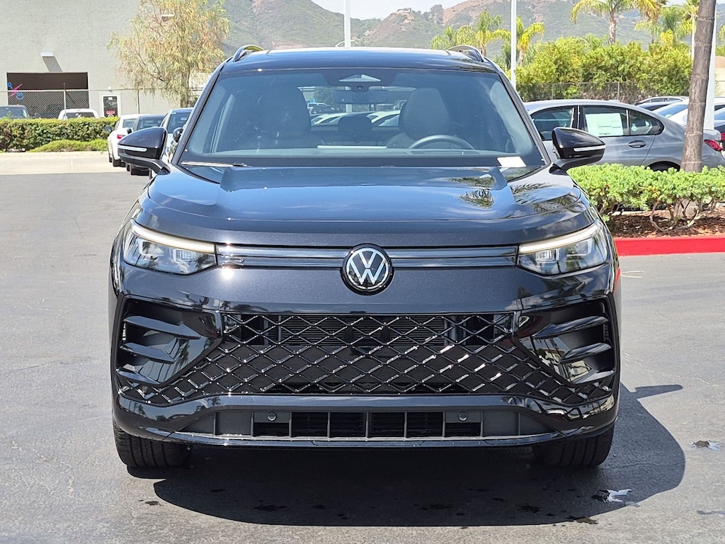 Used 2026 Volkswagen Tiguan SE R-Line Black SUV