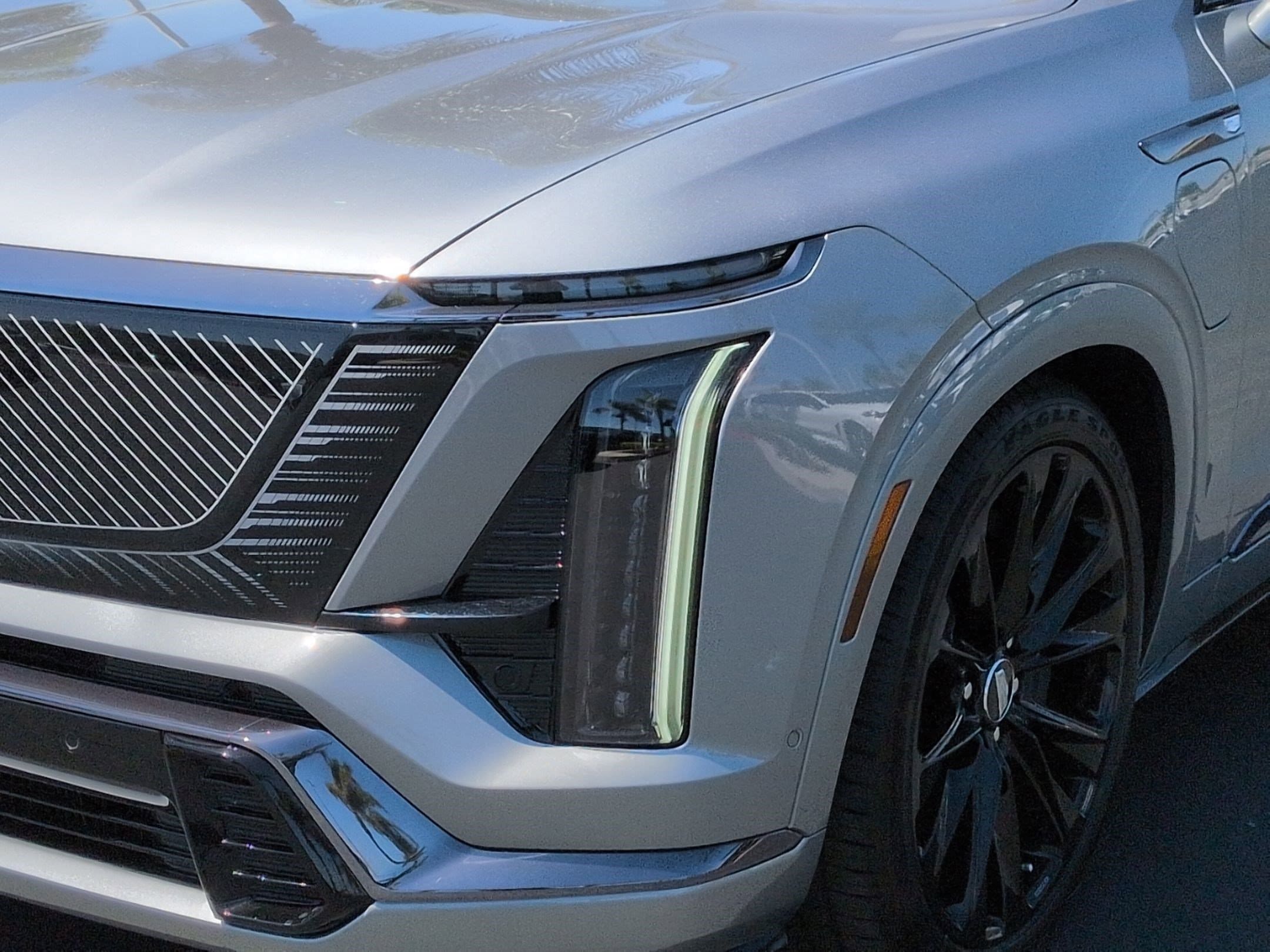 CADILLAC Vistiq Platinum