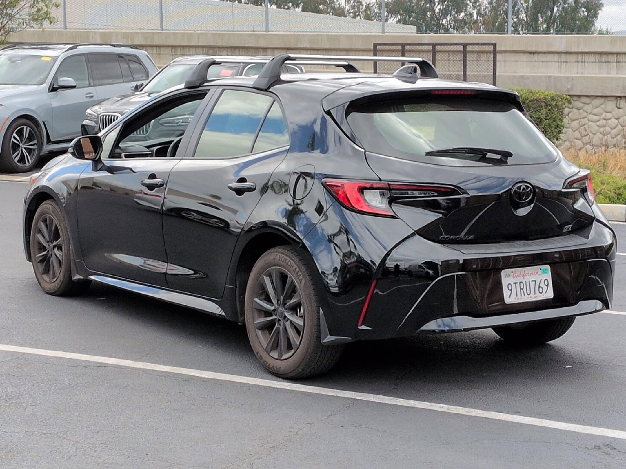 2025 Toyota Corolla Hatchback SE photo 6