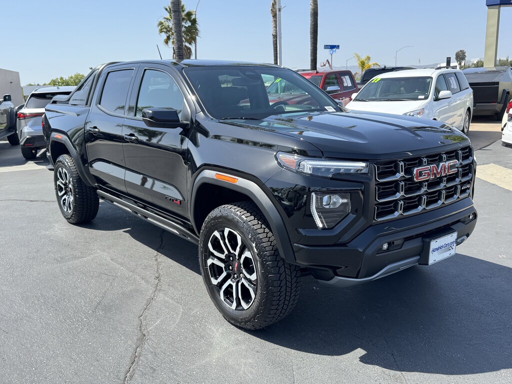 Used 2025 GMC Canyon 4WD AT4 Pickup