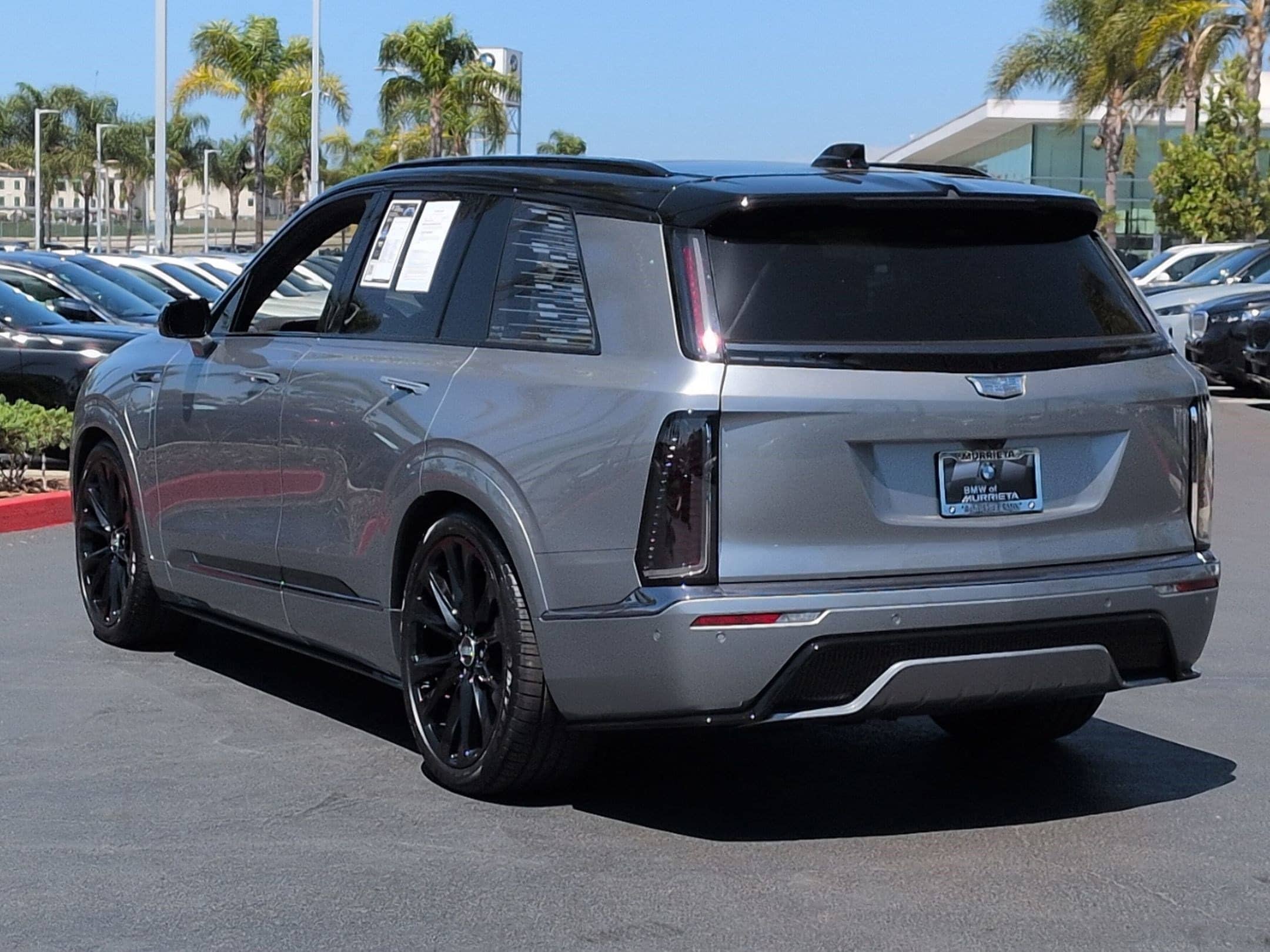 CADILLAC Vistiq Platinum