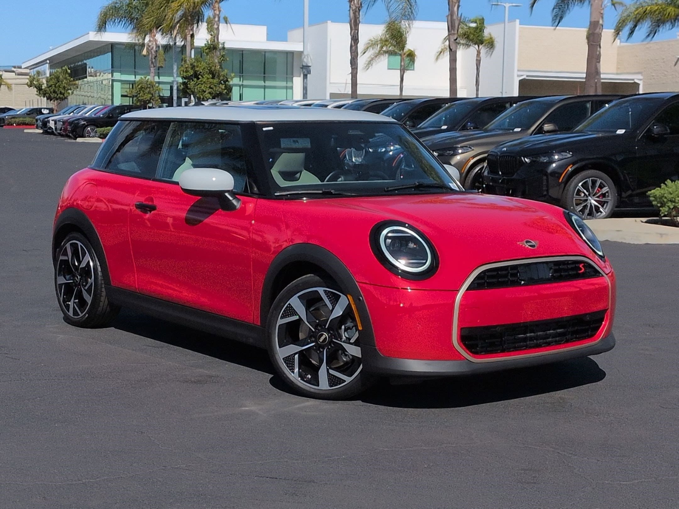 Mimi　赤　S2 Used 2025 MINI Hardtop 2 Door For Sale in Murrieta, CA VIN