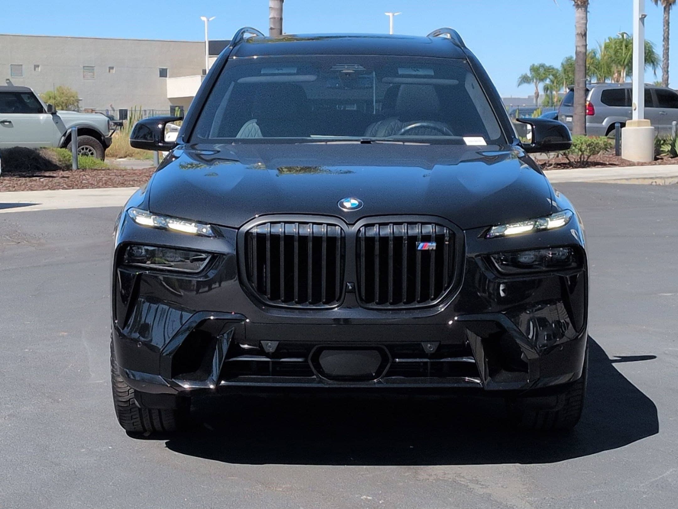 2024 BMW X7 M60i photo 2