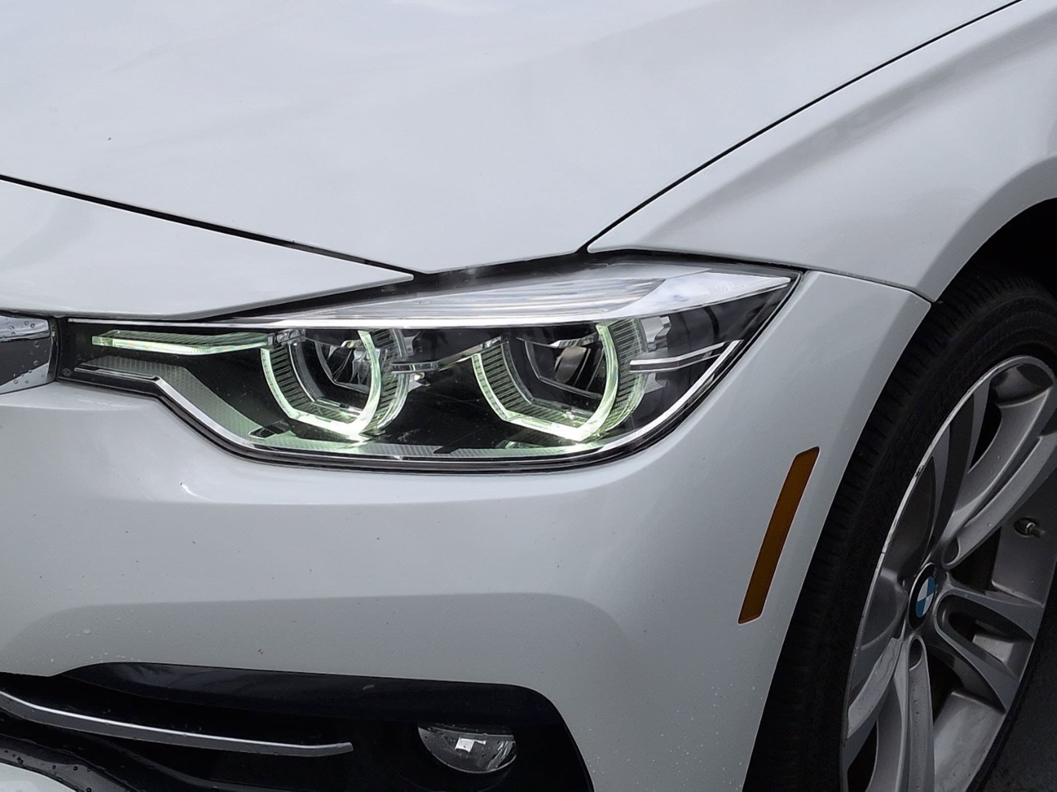 2018 BMW 3 Series 330i photo 5