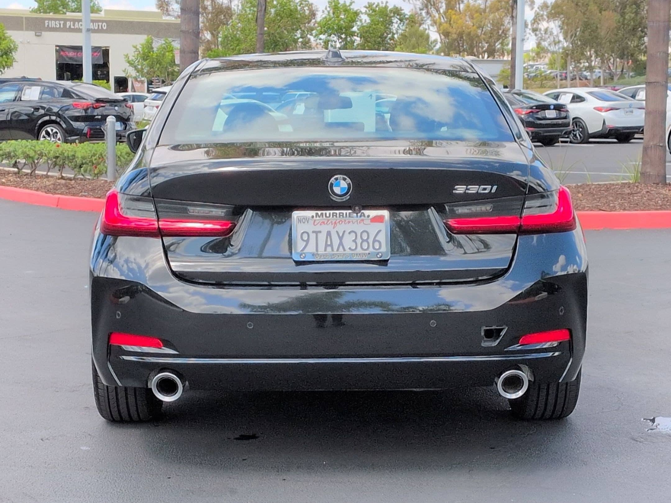 2025 BMW 3 Series 330i photo 3