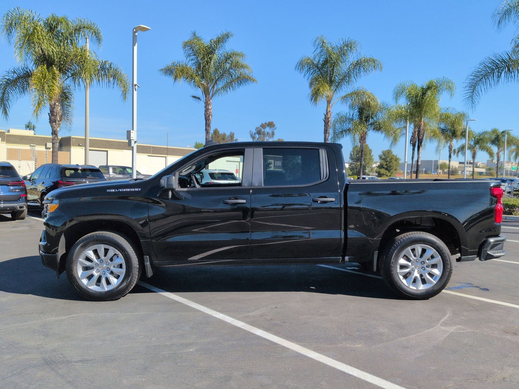 2024 Chevrolet Silverado 1500 Custom photo 5