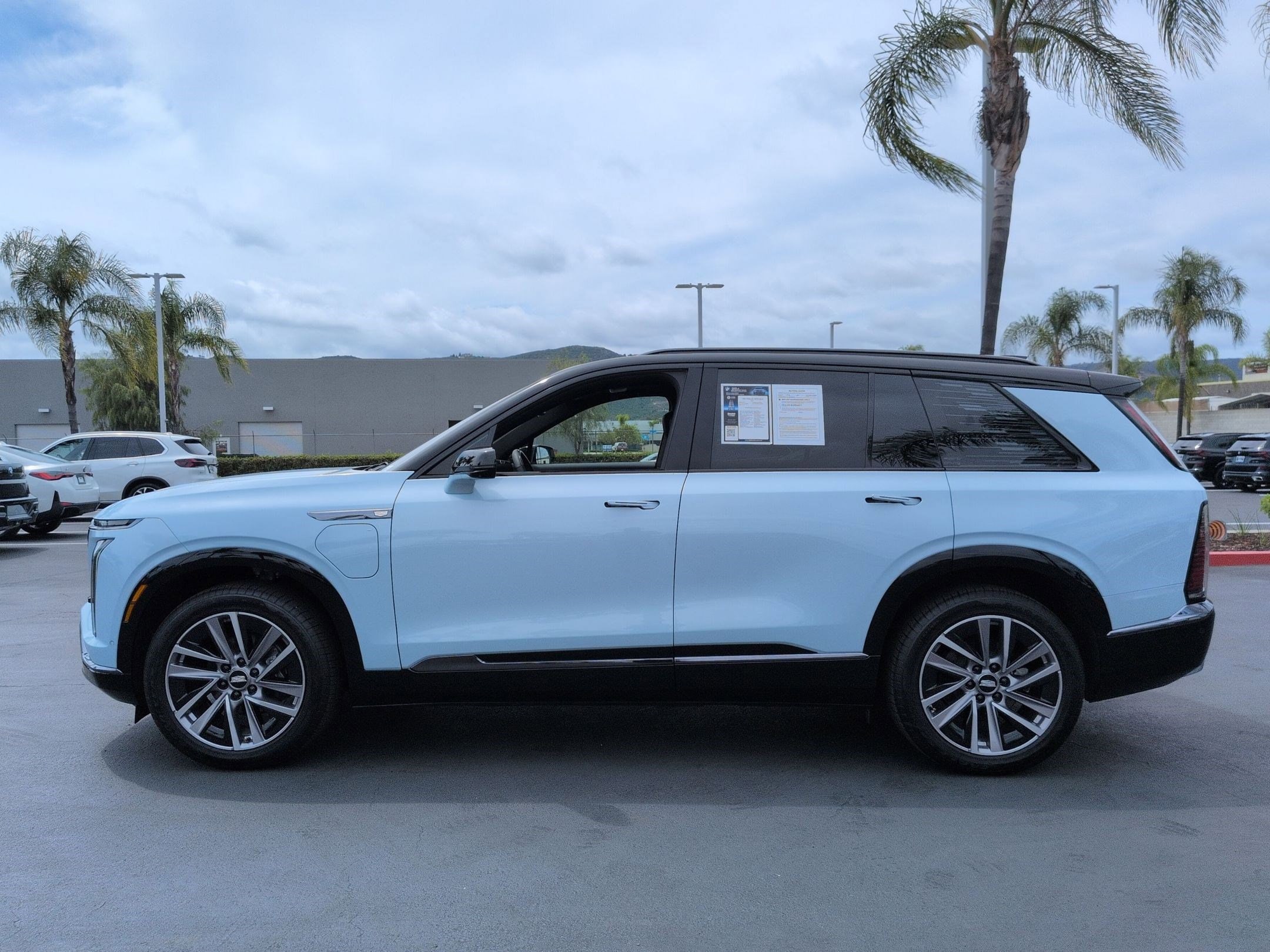 2026 CADILLAC Vistiq Sport photo 5