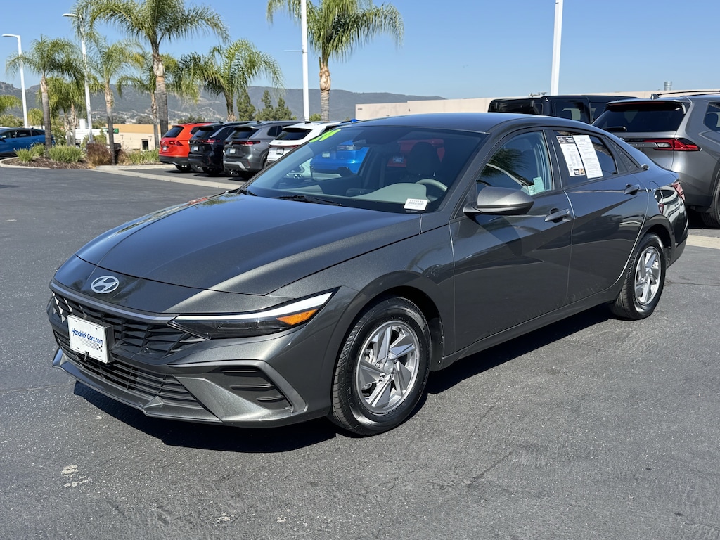 Used 2024 Hyundai Elantra SE Sedan
