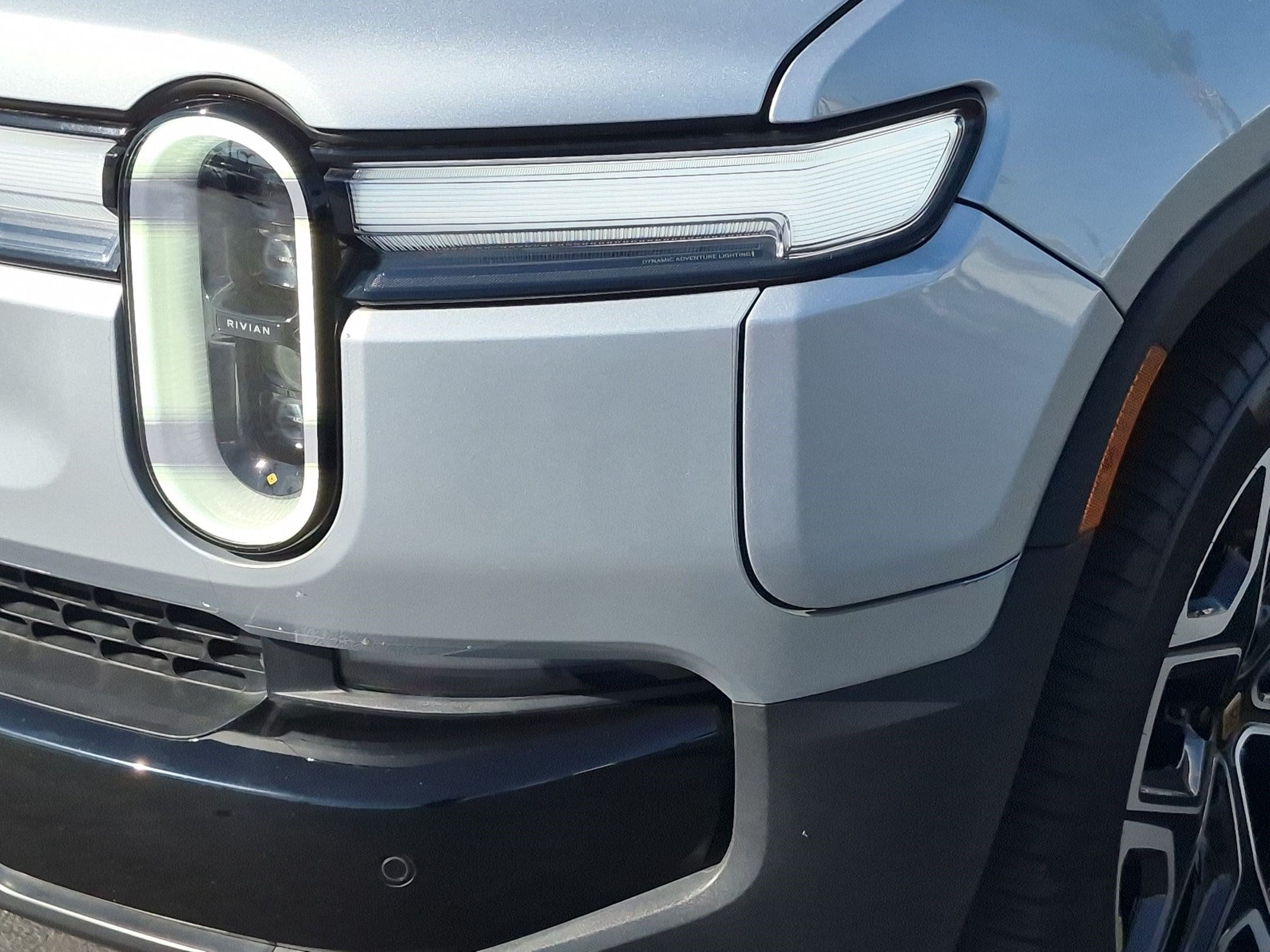 2025 Rivian R1S Adventure
