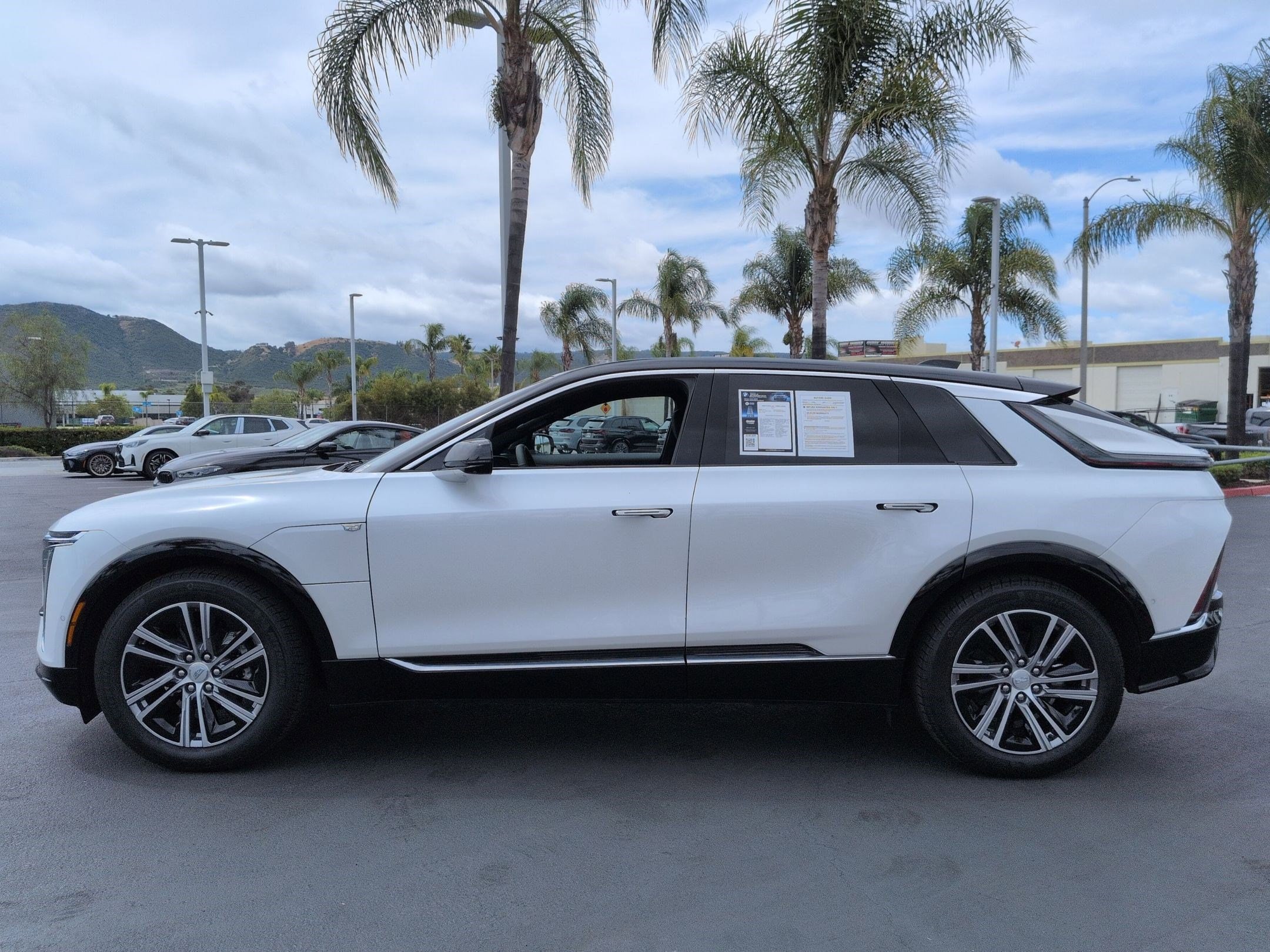 2025 CADILLAC Lyriq Luxury photo 5