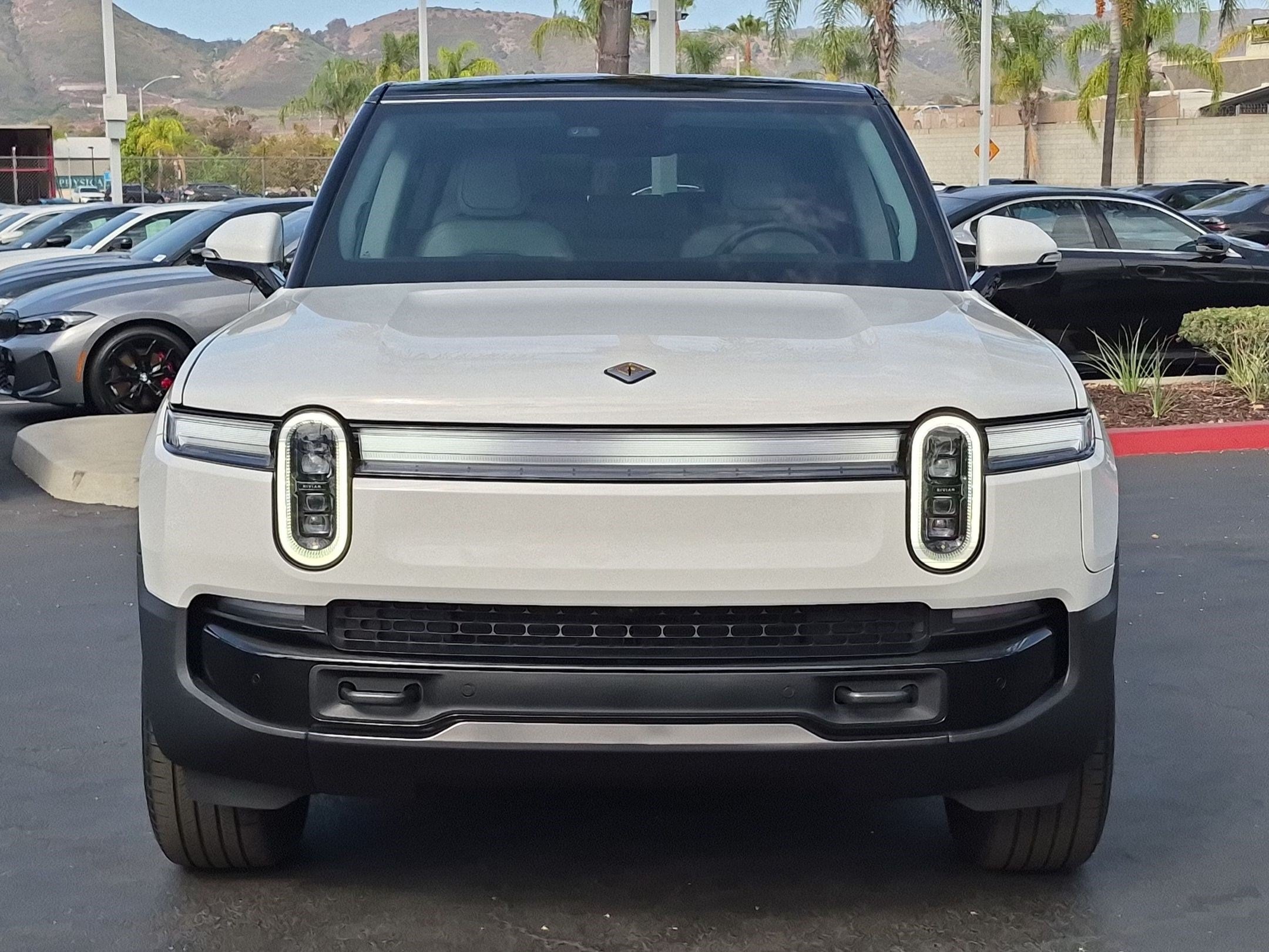 Rivian R1S