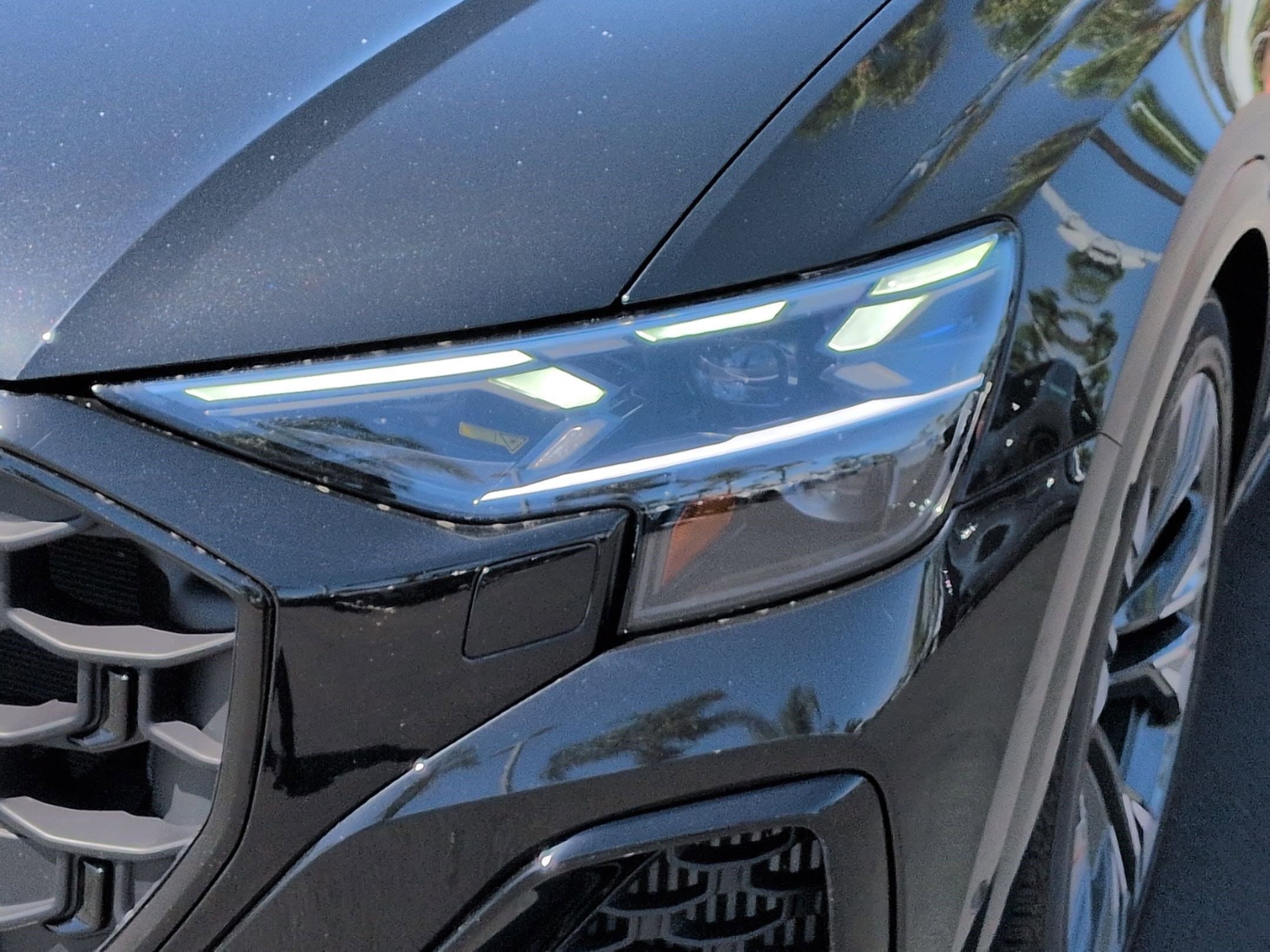 2025 Audi Q8 Prestige photo 4