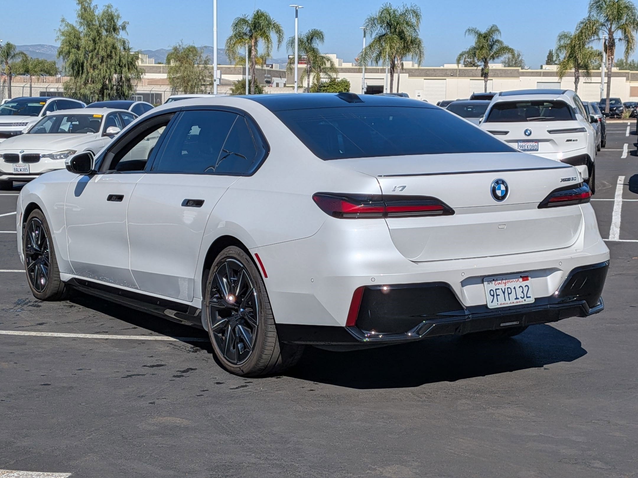 2023 BMW i7 xDrive60 photo 3