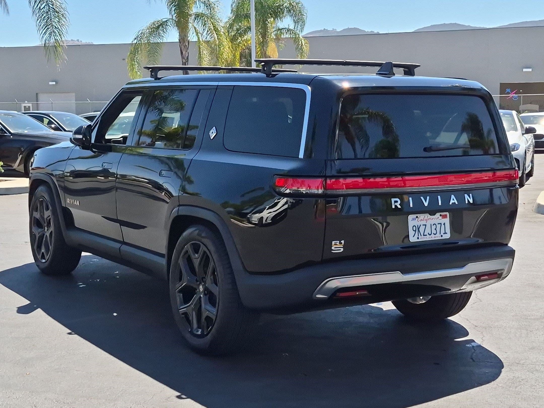 Rivian R1S Adventure