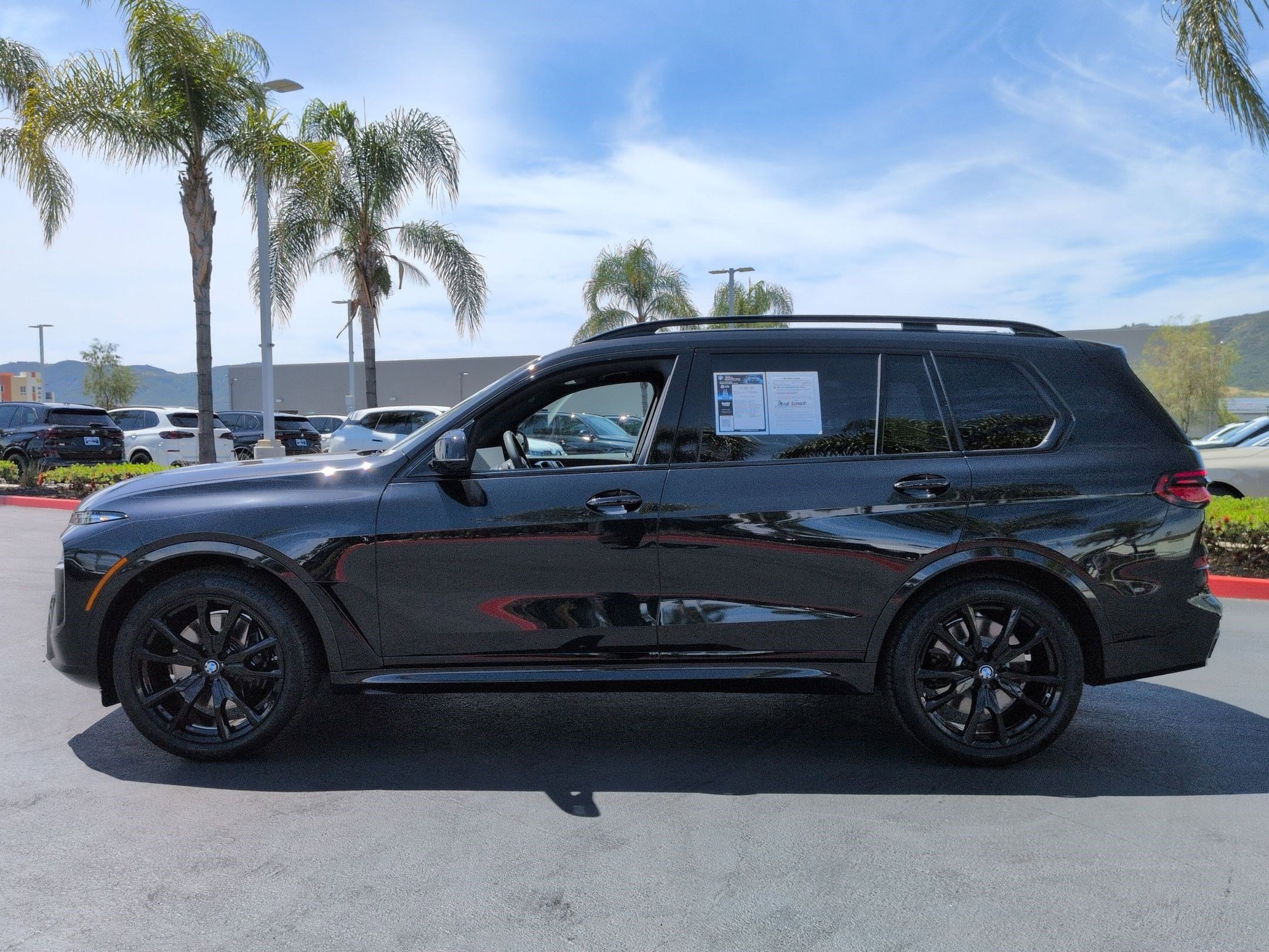 2025 BMW X7 M60i photo 5