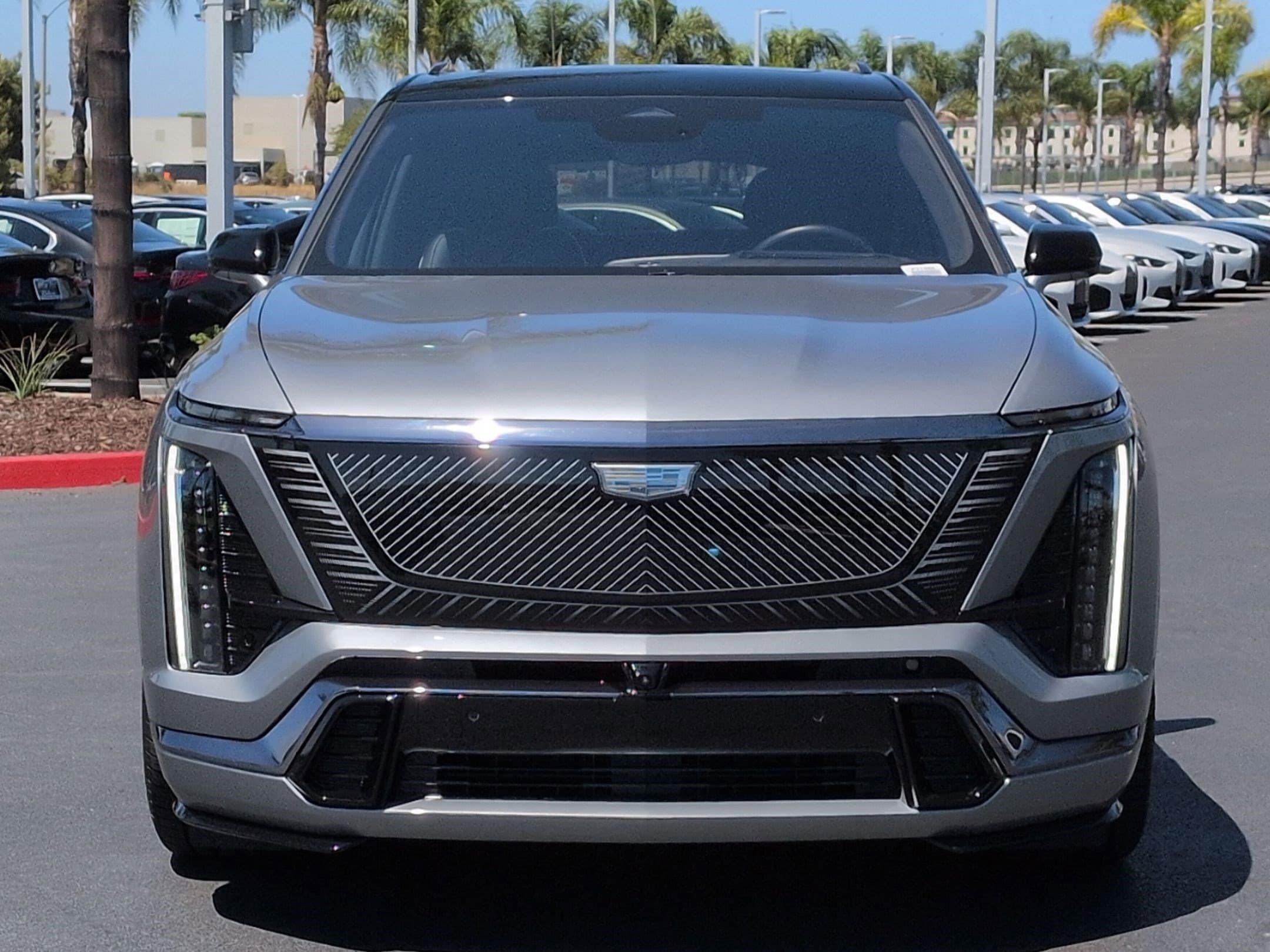 CADILLAC Vistiq Platinum