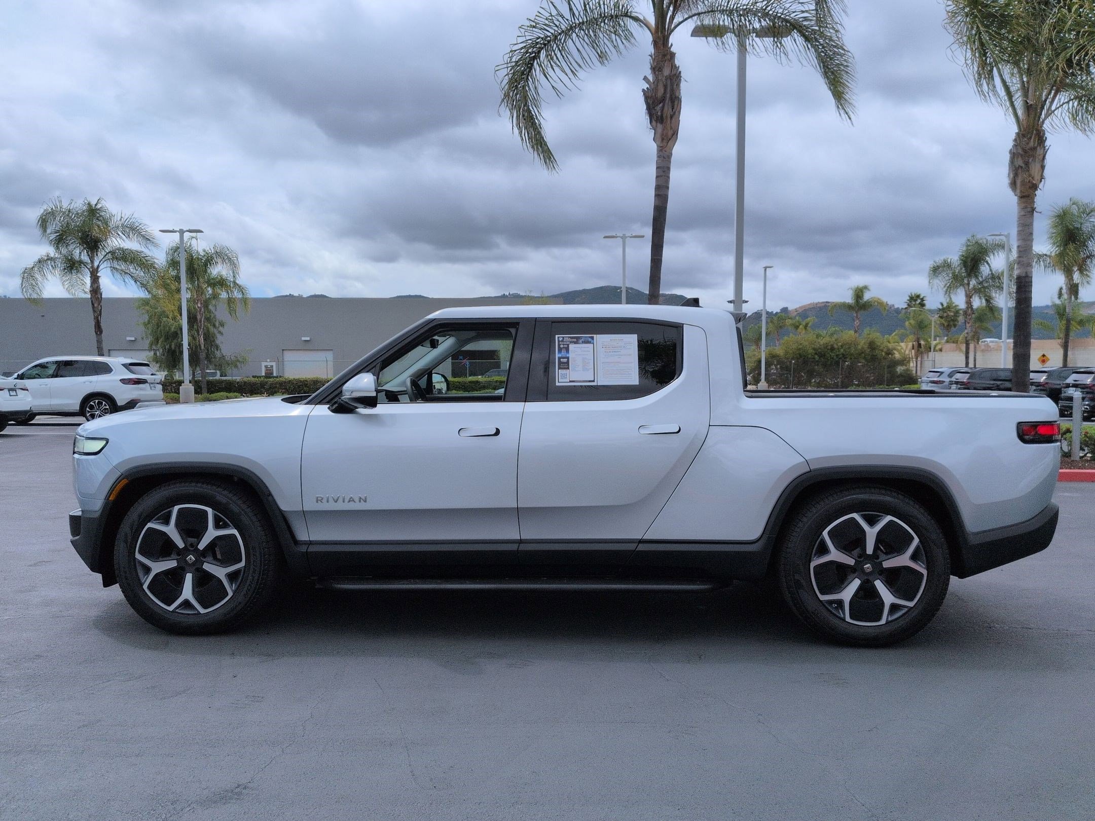 2024 Rivian R1T Adventure photo 5