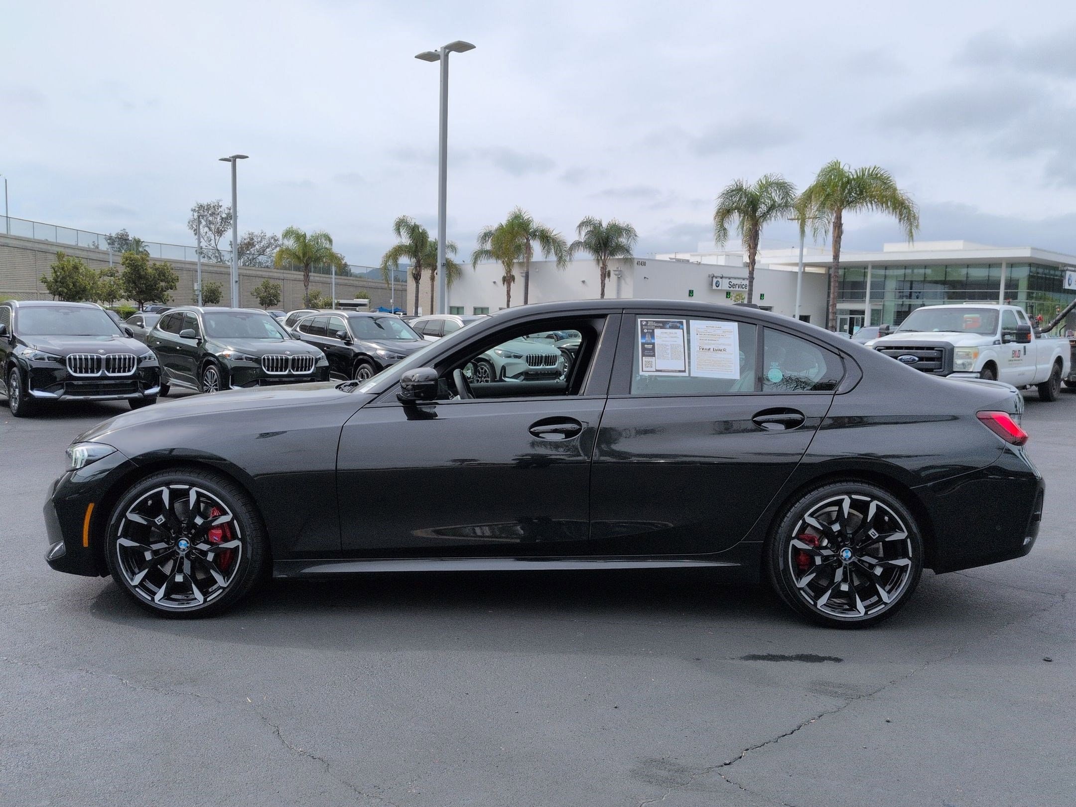 2025 BMW 3 Series 330i photo 5