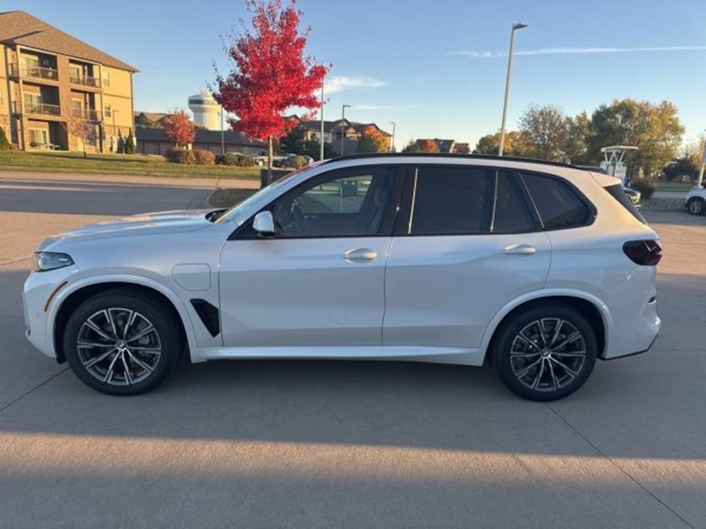 New 2026 BMW X5 PHEV xDrive50e SUV