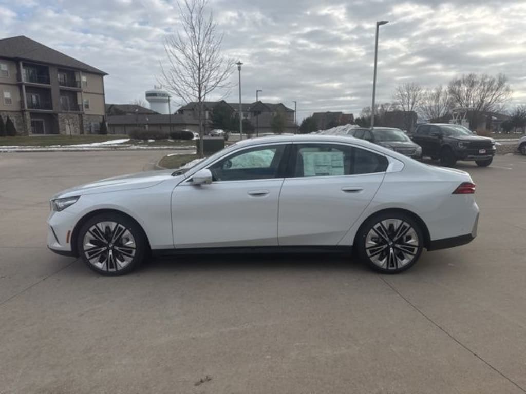 New 2026 BMW 530i xDrive Sedan