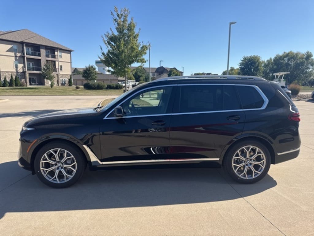 New 2026 BMW X7 xDrive40i SUV