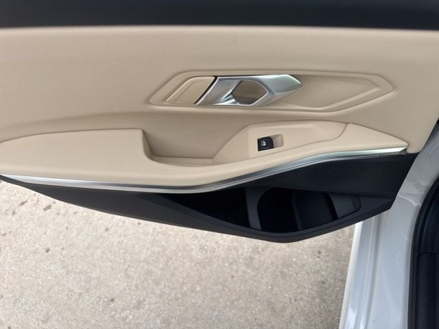 2026 BMW 3 Series 330i - Photo 19