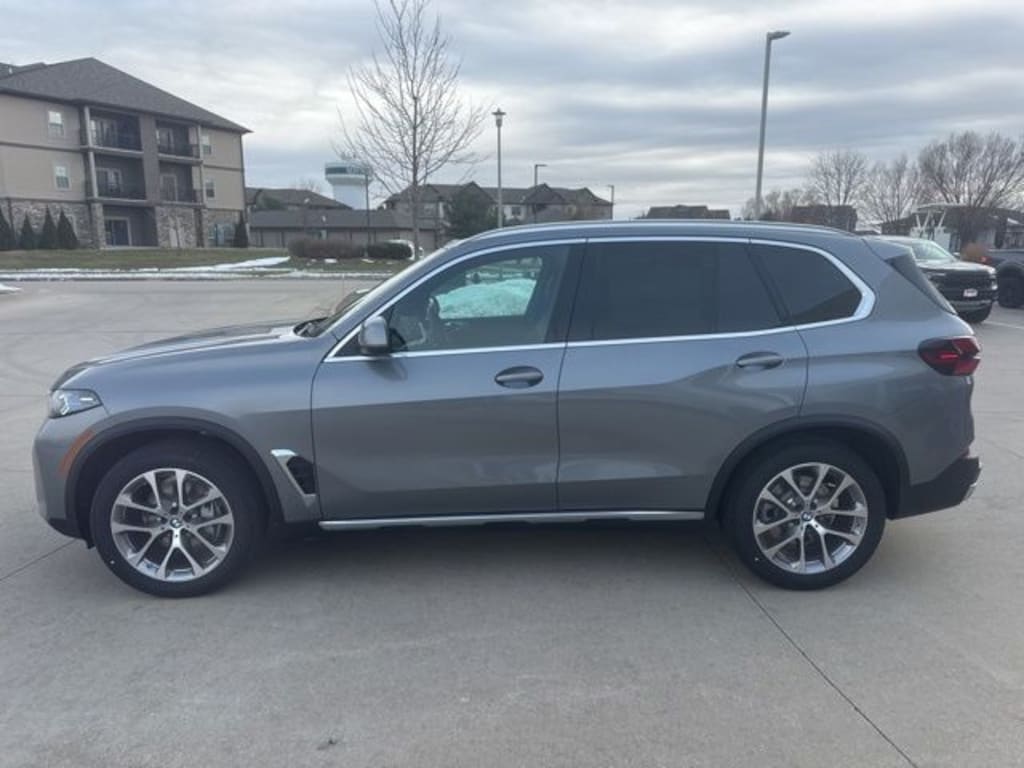 New 2026 BMW X5 xDrive40i SUV