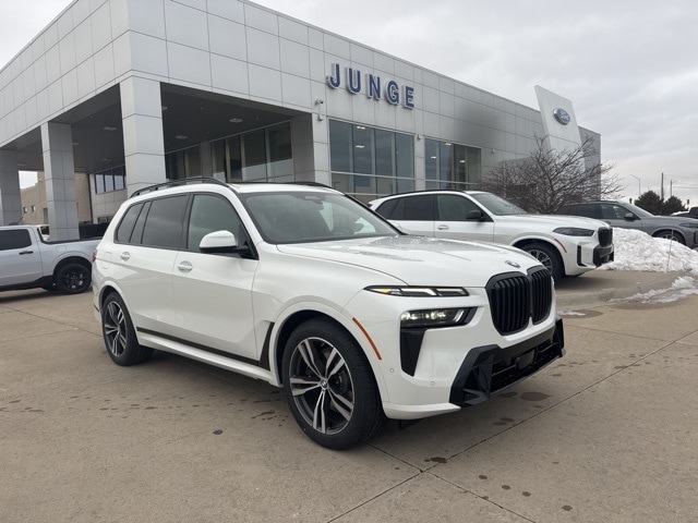 2026 BMW X7 40i's photo