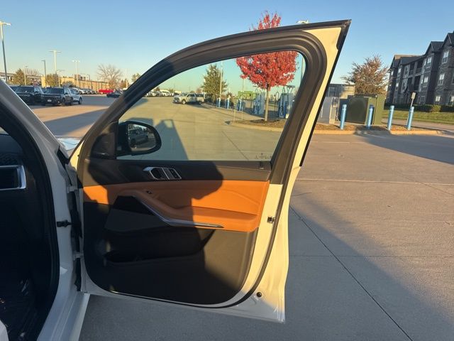 2026 BMW X5 50e - Photo 12
