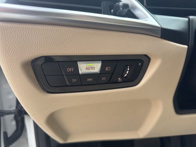 2026 BMW 3 Series 330i - Photo 23