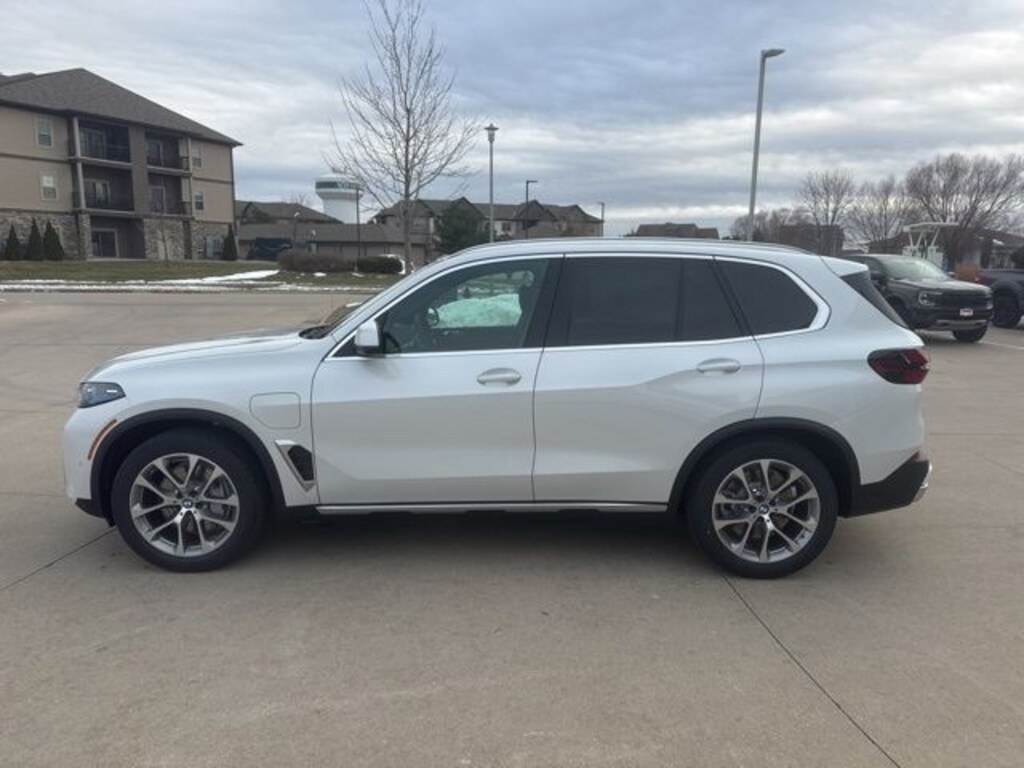 New 2026 BMW X5 PHEV xDrive50e SUV