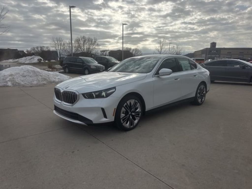 New 2026 BMW 530i xDrive Sedan