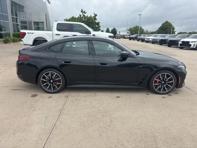 2026 BMW 4 Series M440i - Photo 8