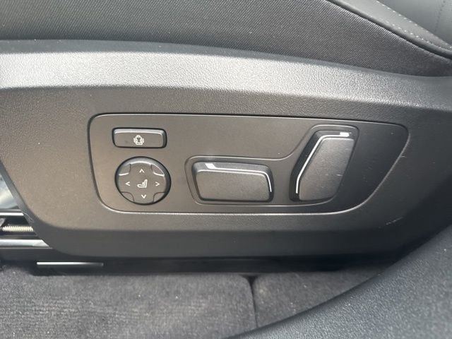 2026 BMW X3 30 - Photo 24