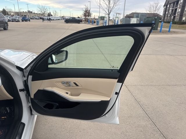 2026 BMW 3 Series 330i - Photo 11