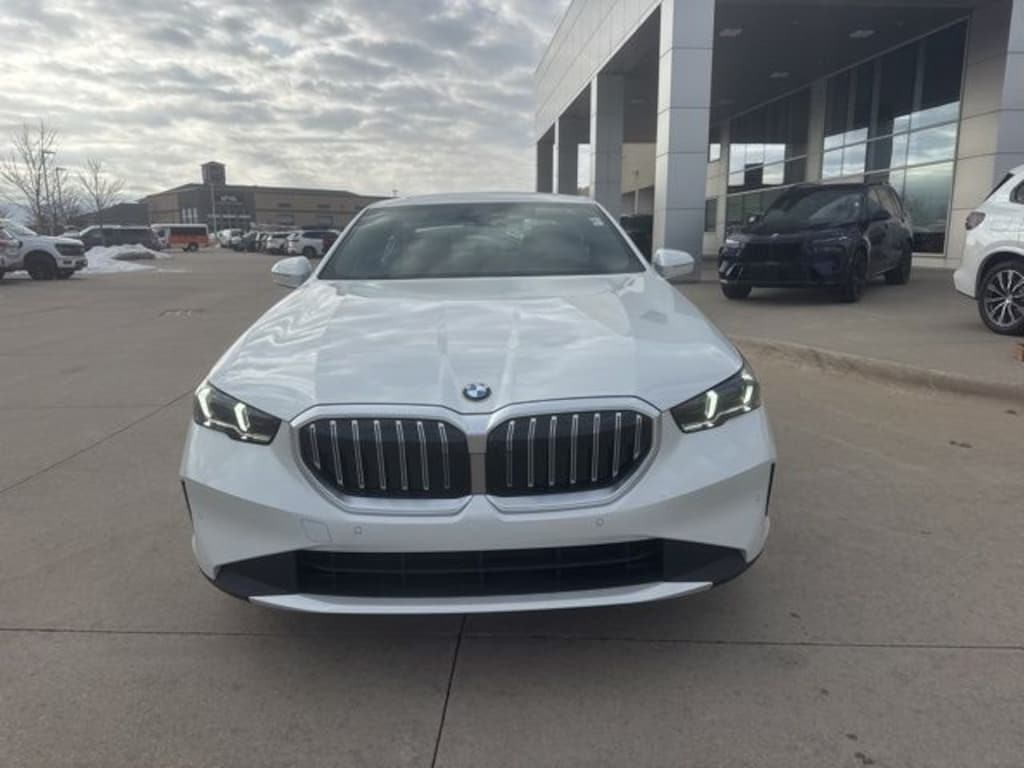 New 2026 BMW 530i xDrive Sedan