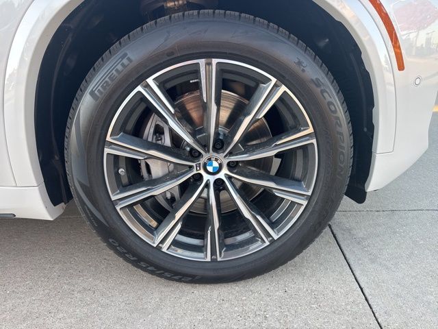 2026 BMW X5 50e - Photo 9