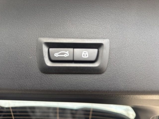 2026 BMW X3 30 - Photo 18