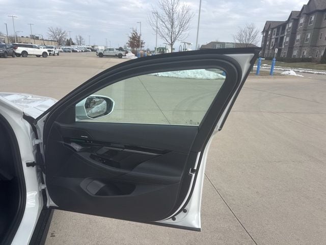 2026 BMW 5 Series 530i - Photo 12