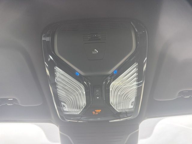 2026 BMW X5 50e - Photo 33
