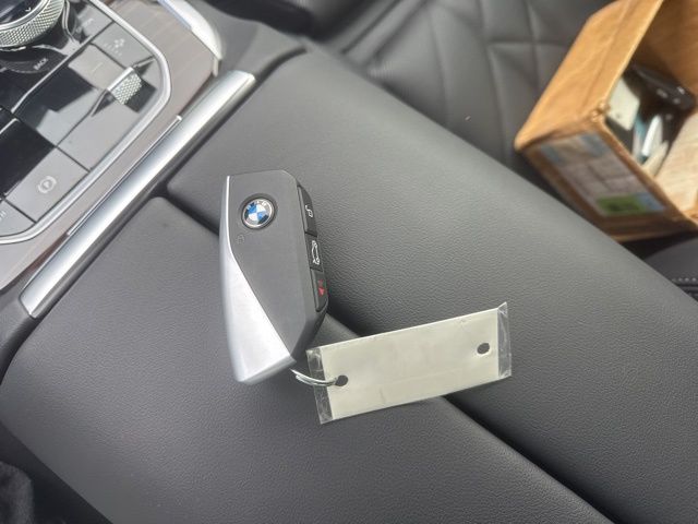 2026 BMW X5 50e - Photo 41