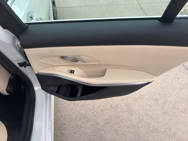 2026 BMW 3 Series 330i - Photo 15