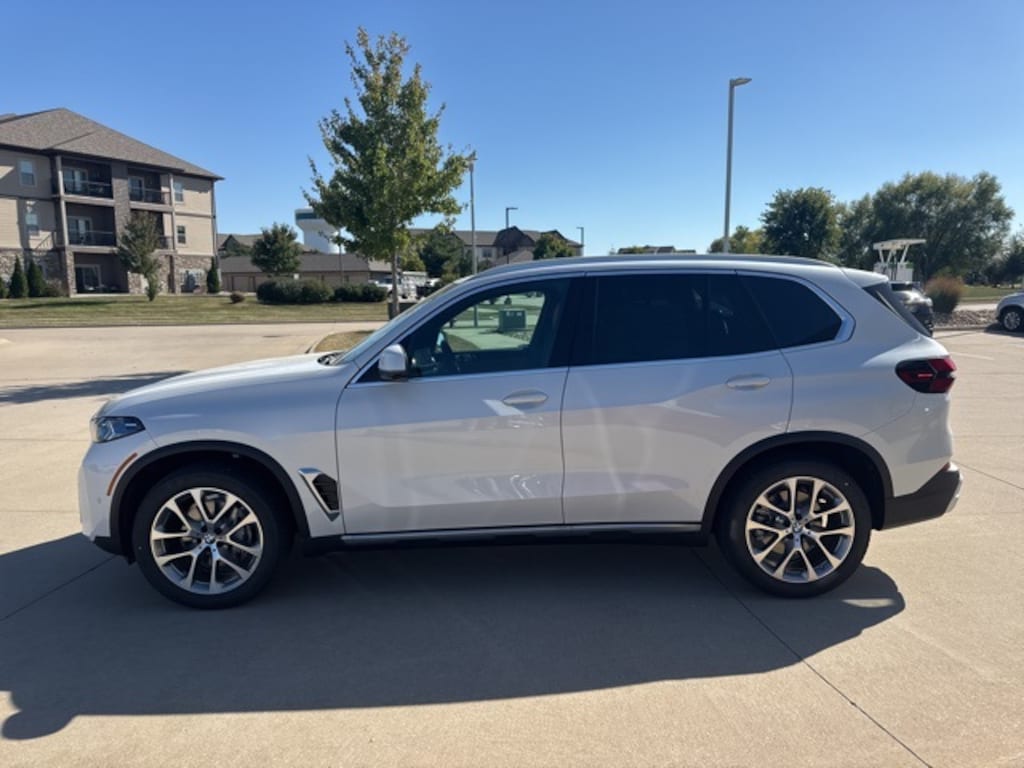 New 2026 BMW X5 xDrive40i SUV