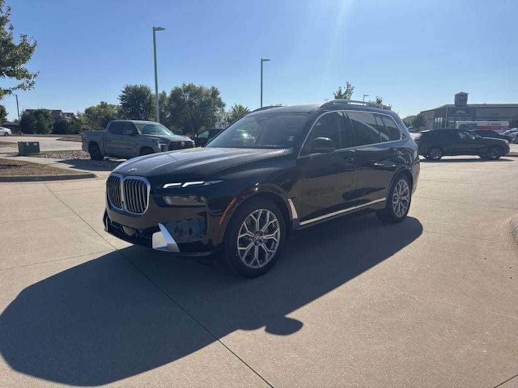 New 2026 BMW X7 xDrive40i SUV