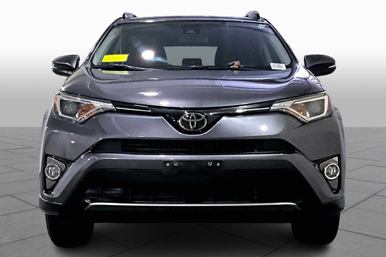 2018 Toyota RAV4 XLE photo 3