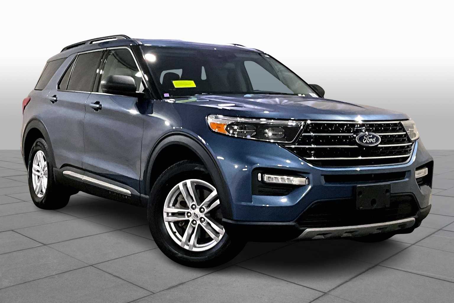 2020 Ford Explorer XLT photo 2