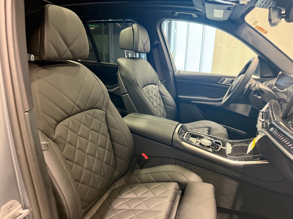 2025 BMW X5 - Image 28