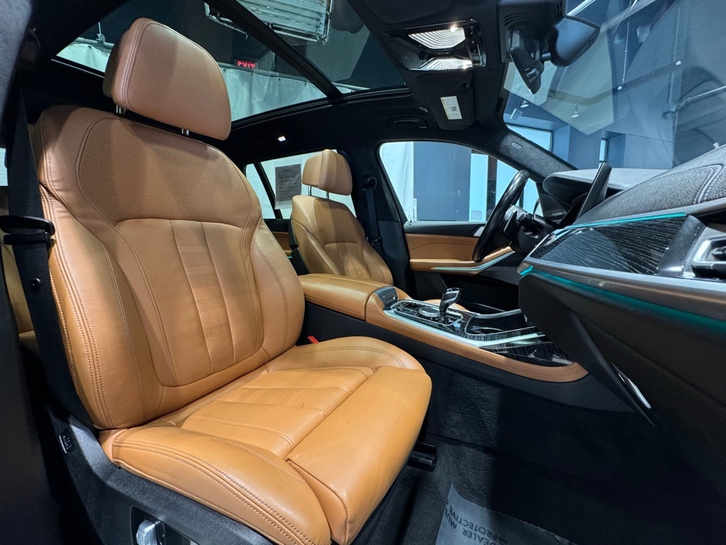 2022 BMW X7 - Image 29